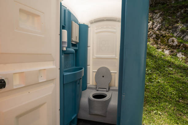 Best Best portable toilet rental  in Merton, WI